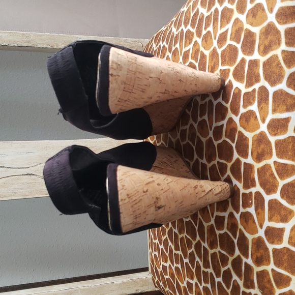 Carlos - Picture 6 of 11